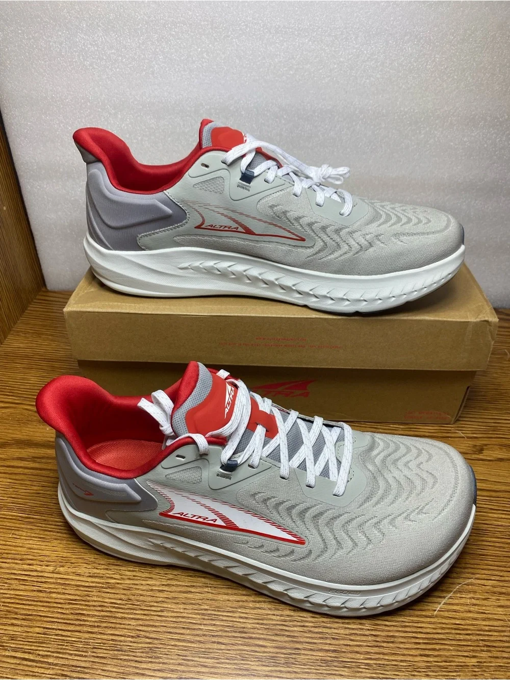 Altra Torin 7 Gray Red Men’s Size 12 Athletic Running Walking Shoes Sneakers New